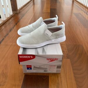Speedo Women's Slip-On Hybrid Shoe in Grey and White